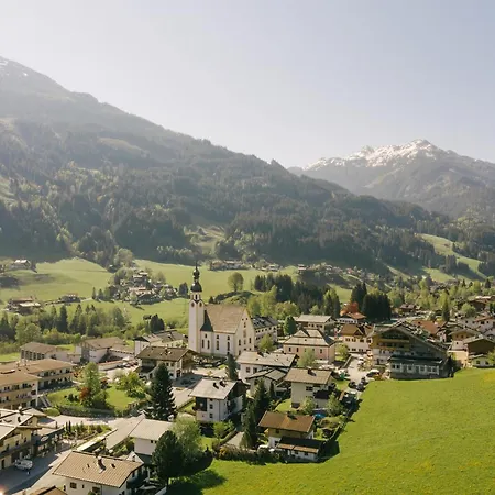 Modern In On Ski-slope يوخبرغ