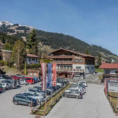 Modern In On Ski-slope يوخبرغ